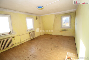 Zemědělská usedlost se dvěma rodinnými domy, stodolou, garáž - 5