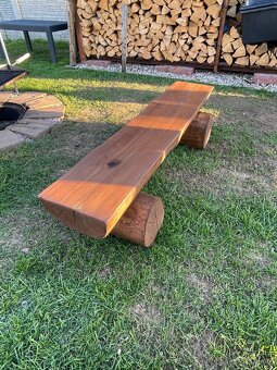 Masivní zahradní lavička z akátu - 5