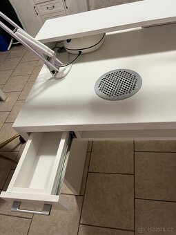 Stůl pro manikérky - 5