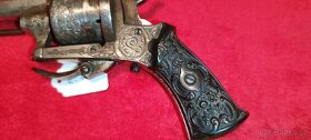 Starožitný revolver  zdobený - 5