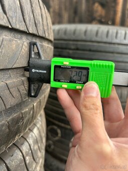 Prodám 4x letní pneu Michelin 205/60R16 - 5