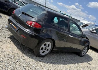 Alfa Romeo 147 1,9 JTD nafta manuál 85 kw - 5