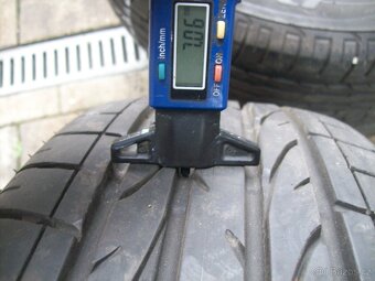 letní pneu Bridgestone 215.65.17 99V vzorek 90% - 5