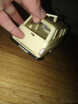 Stará retro hračka škoda 1203 sanita kaden angličak - 5