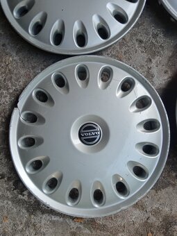 Originál poklice Volvo r 15 - 5