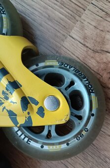 Kolečkové brusle Rollerblade 42 (26,5 cm) + chrániče - 5