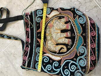 ručně vyšívaný vak přes rameno, motiv slon - 5