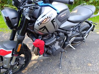 Triumph Trident 660 - 5