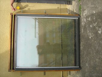 Prodám starší okno Velux - 5