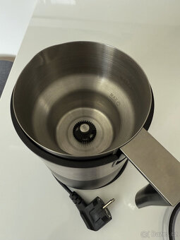 Indukční napěňovač mléka černý Tchibo - 5