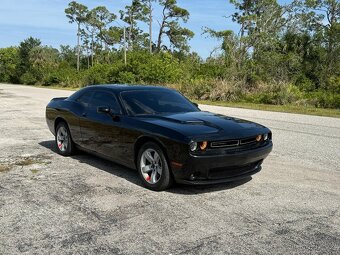 Dodge Challenger 3.6 V6 SXT PLUS - 5