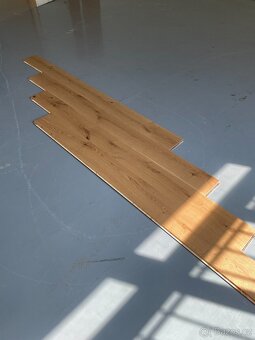 Dub Hnědý - Třívrstvá dřevěná dubová podlaha, 220x18cm - 5