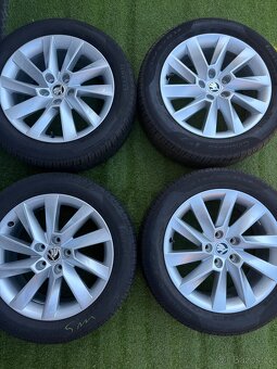 Škoda Superb 3 - 215/55 R17 - LETNí ORIGINÁLNÍ SADA - 5
