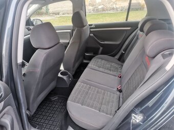 Volkswagen Golf - 5