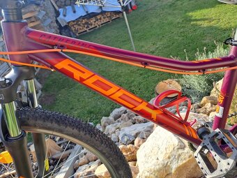 Rock Machine Catherine 24" TOP STAV - 5