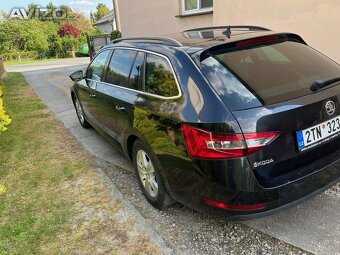 Škoda Superb 2,0 TDI DSG r.v. 2016 combi černé, tažné - 5