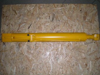 Hydraulické válce na JCB 3CX, na JCB4CX - 5