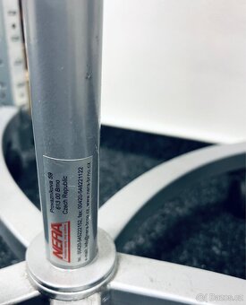 Kovový otočný stojan na prospekty - 5