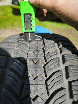 4x zimní pneu 225/40 r18 (8mm, 2021) - 5