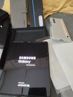 Samsung Galaxy Z Fold4 - 5