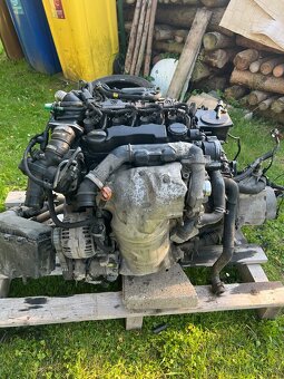 Motor z citroena c4 2006, 66kw 1.6 tdi, 260 000 km najeto - 5