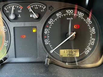 Škoda Octavia 1.6 kombi TOUR - 5