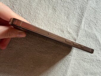 Prodám TOP STAV iPhone 16 Pro 256 GB Desert Titanium - 5
