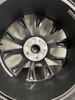 Kodiaq R19 Nová zimní sada Crater - 5