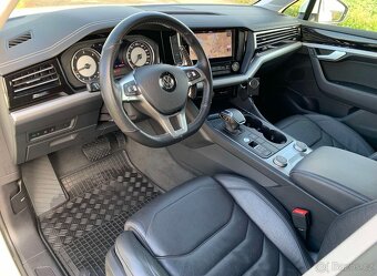 VW Touareg 3.0 TDi 210 kW/DSG/4Motion/Vzduch/Tažné - 5