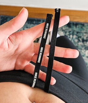 Dámské černé sportovní legíny Nike, velikost S - 5