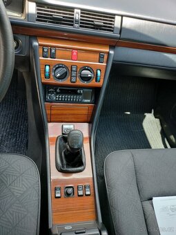 Mercedes Benz W 124 250 D - 5