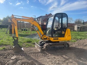 Půjčení bagru JCB 2,5t - 5