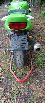 Kawasaki ZX7R - 5