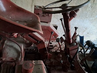 Traktor RS 09 - 5