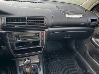 VW Passat Variant - 5