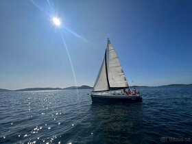 Prodám kajutovou plachetnice avar 32 - 5