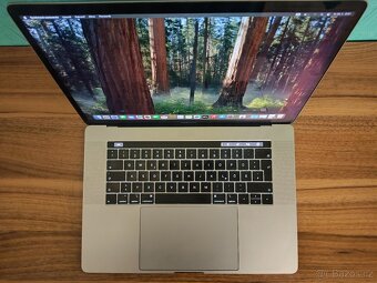 MacBook Pro 15 2018 | i7 • 16GB • 256GB - 5