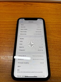 Apple iPhone XR - 64GB - 5