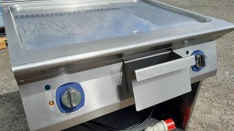 Elektrická grilovací deska Electrolux E7, nerezový tál - 5