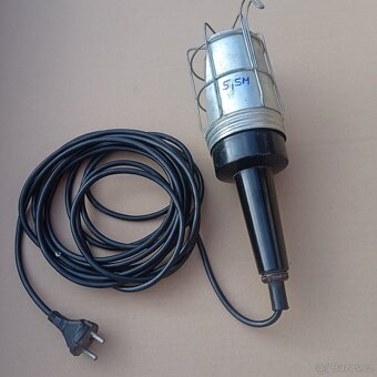 Prodám prodlužovací kabel na 230V s 5-zasuvkou - 5