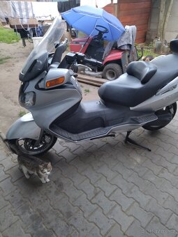Suzuki Burgman 650 - 5