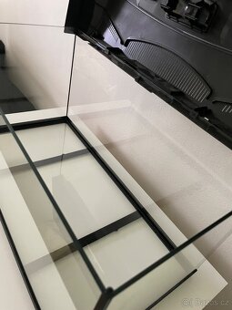Prodám akvárium s krytem velikost 60 x 30 x 30 cm - 5