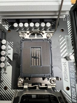 ASROCK B760M Pro RS/D4 Socket intel 1700,Funkční,Záruka - 5