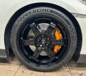 Nissan GT-R trackpack kola - 5