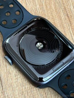 Apple Watch SE 44 mm - 5