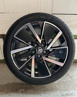 Octavia R18 (2025) Nové letní pneu - 5