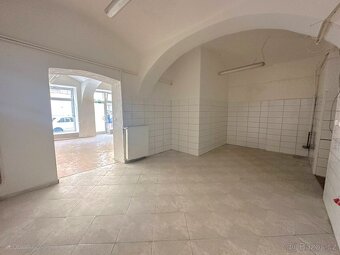 Pronájem komerčního prostoru, 75 m² - ul. Husitská, Praha 3 - 5