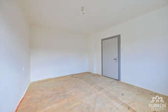 Prodej rodinného domu, 391 m², Strání - 5