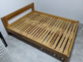 Manželská postel z masivu - 5