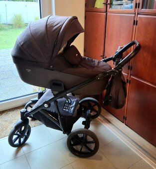 Hluboký kočárek a autosedačka 0-13 kg. - 5